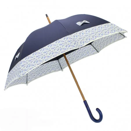 Blauer langer Regenschirm...