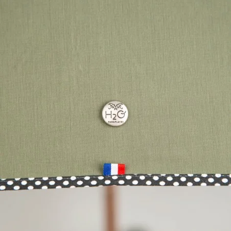 Taschenschirm in Khaki mit Punkten, Detail