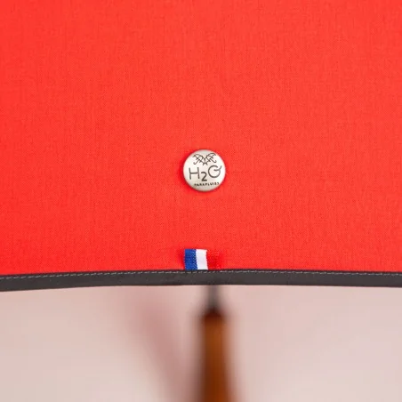 Red windproof umbrella, detail