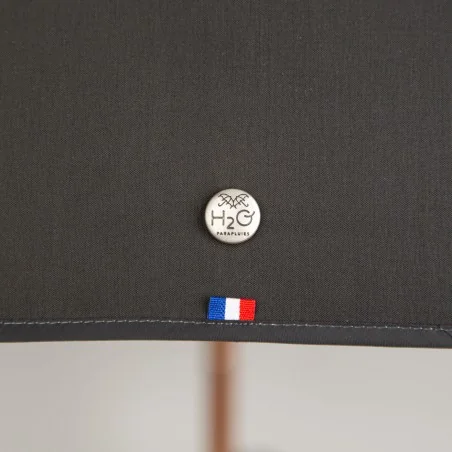 Großer grauer Regenschirm, Detail