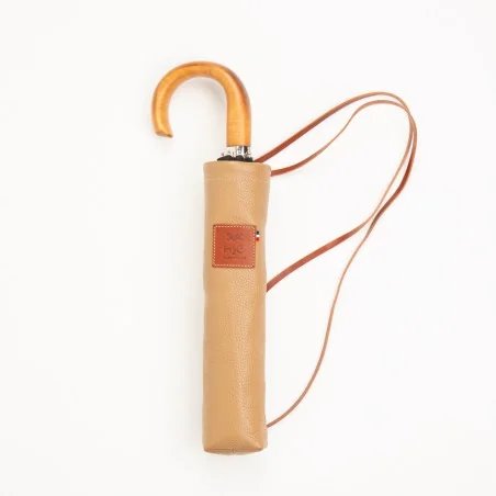 Faltbarer Regenschirm in Lederhülle in den Farben Desierto und Whisky