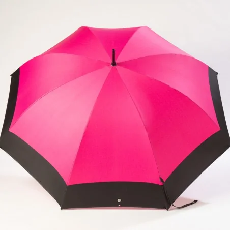 Parapluie de golf rose, ouvert