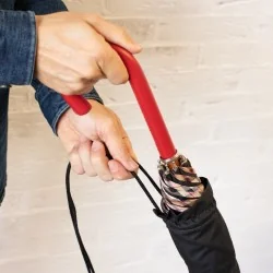Parapluie canne dans le fourreau en textile