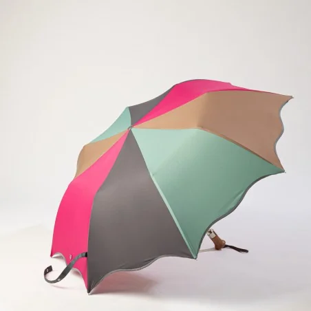 parapluie pliant multicolore ouvert de coté
